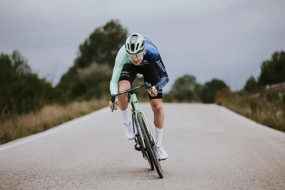 Evenepoel s’impose au Grand Prix de Québec, Seixas se montre actif