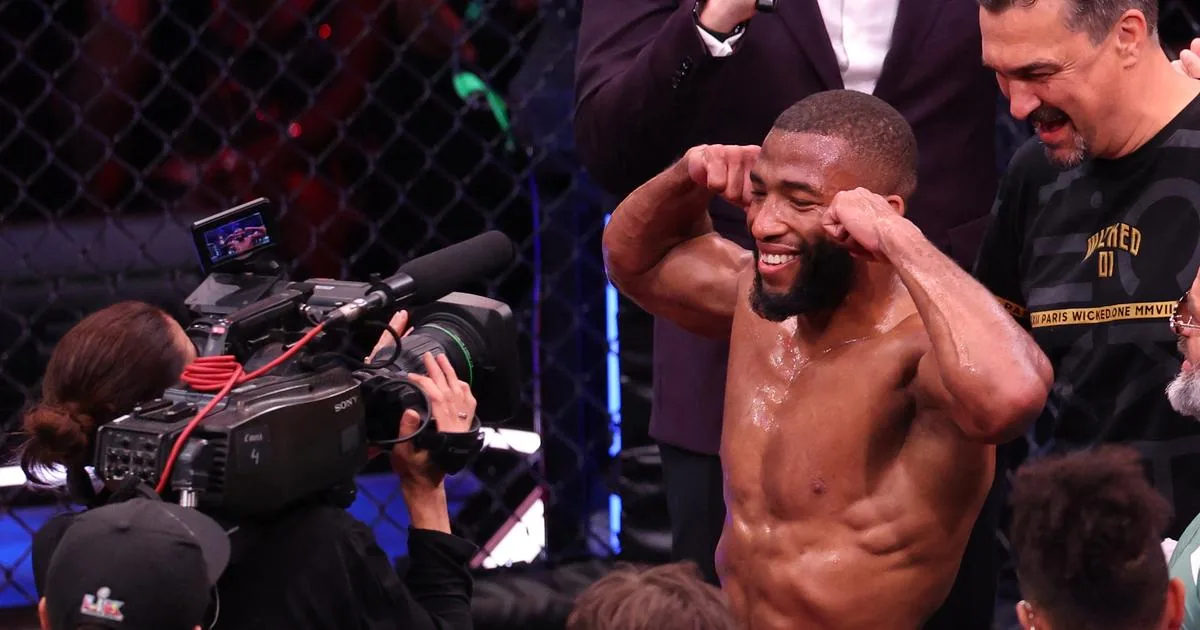 Paris : Salahdine Parnasse réalise des débuts fracassants à l’UFC
